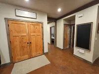Luxury Winter Ski Vacation Retreat in Big Sky - Hot Tub