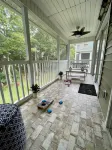 3 Bed/3 Bath Remodeled End Unit & 5 min to Beach! Pet Friendly!!