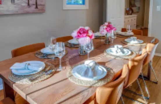 Sunny Retreat 4 BR Ranch w Spacious Backyard