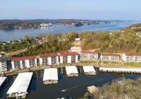 Lighthouse Retreat | 2Bed, 2 Bath | Quiet Cove | Boat Slip & Pool Access