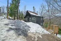 North Bay Lounge-NEW! Lake cabin: Gameroom and Lake Access! AC included