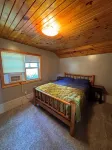 Cozy cabin on Grindstone Lake in Hayward