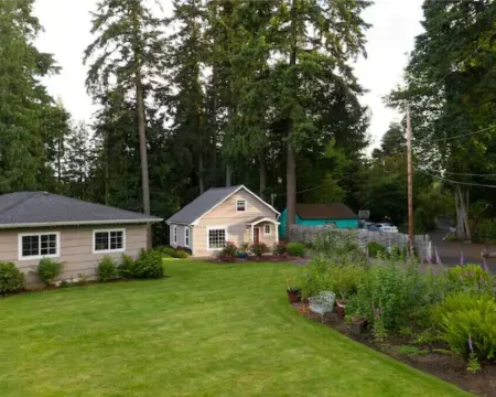 The Cottage at River Run! Hoteles en Tigard