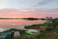 Little Gem with stunning water view of Great Bay and 1/4 mile from Bristol Beach