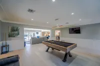 Ultimate Beach Escape • Pool, Spa, Game Room & Walk to the Ocean, Shops & Food