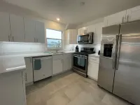 Enjoy Sunsets at Fully Equipped 2BR/2BA Duplex 2 shorts blocks by the Beach Hotel a Holmes Beach