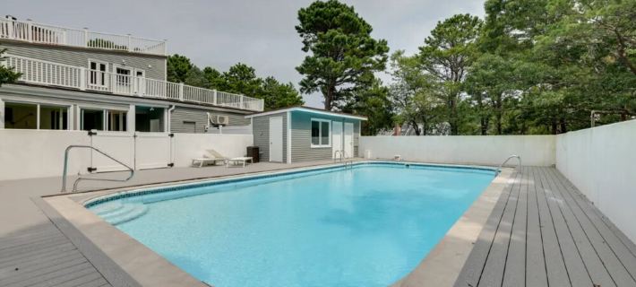 Cape Home w/Oceanview, Roof Deck Pool & Hot Tub Hotels in Wellfleet