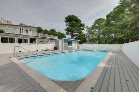 Cape Home w/Oceanview, Roof Deck Pool & Hot Tub