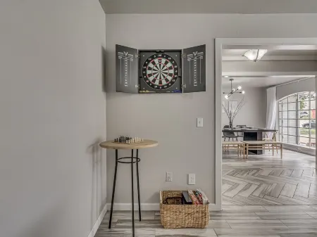 North OKC - Large, Modern Home with Pool and Game Room