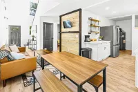 White Rainier- HotTub+2BR+Loft/2BTH+AC+Wi-Fi