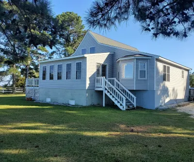 Beach House Getaway, exclusive location on "Chesapeake Bay" with private beach