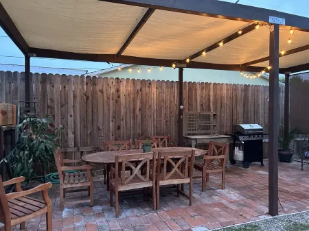 Eastside Costa Mesa, Close to Disneyland, Beaches.1.5 Miles to Jwa Airport. Отели рядом с достопримечательностью «Ногачи Гарден»