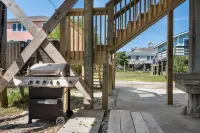 Sleeps 16! 1 Minute Walk To Beach!