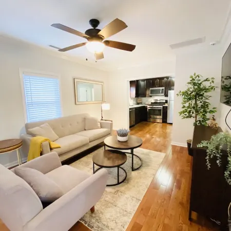 Family-Friendly 2Br with Parking Near NYC + Hospital