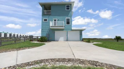 Port Aransas Mahalo Beach Home ~ Large Luxury Beach House Close to Beach