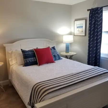 Island House D : Stylish Updated Townhome - Steps to the Beach w/ Pool!