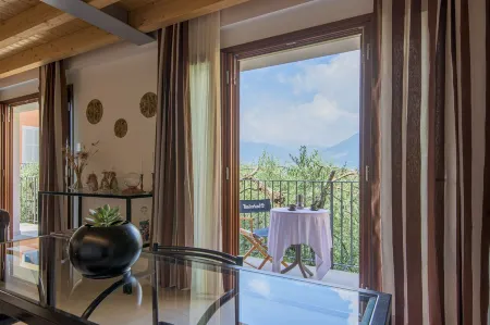 Dependance In Riva al Lago second floor