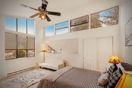 River Inn Cabin Theme Flat w/ Dock