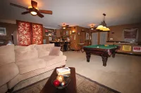 Lakeside Carriage House at Leaser Lake B and B -- cozy, comfortable, country Hotels in Lynn Township