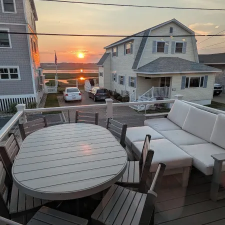 Spacious 6 BR, 4.5BA with water views across street from beautiful Wells Beach