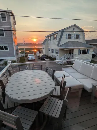 Spacious 6 BR, 4.5BA with water views across street from beautiful Wells Beach