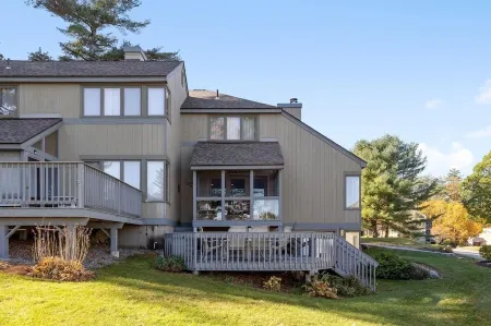 3 Bedroom lakeview townhouse!