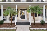 Old Town Bluffton's "The Yellow Cottage" with Golf Cart and Fenced-In Yard
