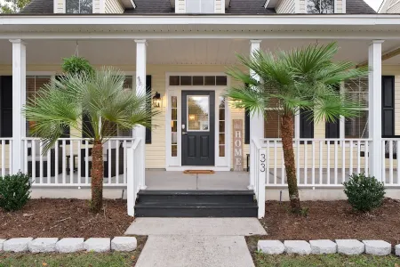 Old Town Bluffton's "The Yellow Cottage" with Golf Cart and Fenced-In Yard