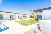 Moonlite Nights Desert Stay w Soaking Tub
