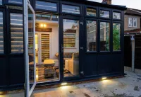 3bed rooms luxury home all rooms with Tv , sky  America fridge , Hotels in Dagenham