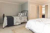 Lakefront Getaway Perfect for All Seasons