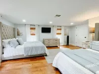 "Camp Russell"  Old Town Bay St. Louis, Steps from shopping and Entertainment!!!