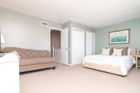 Ocean Block Condo -  Walk to the Beach - 3Br - SaltWater Pool Hotels in Dewey Beach