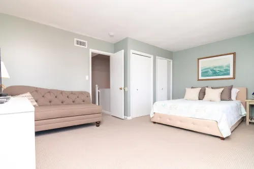 Ocean Block Condo -  Walk to the Beach - 3Br - SaltWater Pool - 3-Star