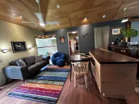 Tree Top Suite- Beautiful walk to Hanalei Bay