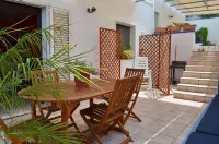 PINK BAY HOUSE 100 MT FROM THE SEA