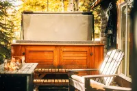 Fully Renovated Luxury Brighton Cabin w/ Hot Tub