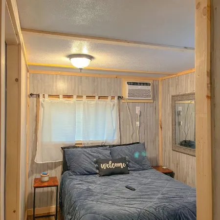 •New• Tiny Home Getaway Отели в г. Хогбек