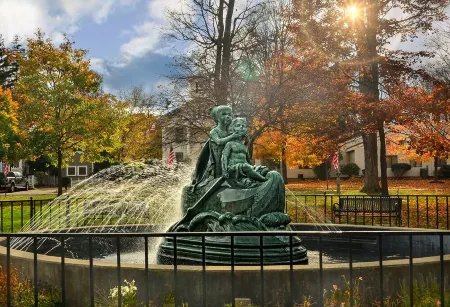 Fountain View I -Charming historical building in the heart of downtown Wellsboro