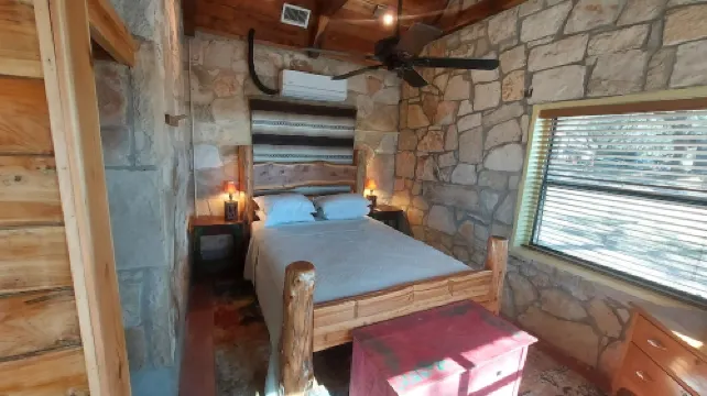 Cozy, private waterfront stone cabin on the north shore of Lake Travis