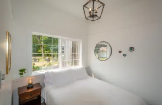 The Retreat at August Ciderhouse- Farmstay 5 minutes from Edmonds-Seattle ferry