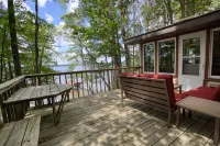 Grindstone Lake-Hayward 4-bedroom lakefront cabin. Wi-Fi, AC and superb fishing!