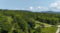Camp Lillian Gorgeous New Cabin with Mountain Views