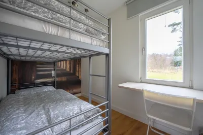Baking with lake view, sauna + fireplace + boat + 2500sqm garden Kleingartenanlage Eichwald 주변 호텔