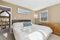 Private Lakefront Oasis with Game Room - Perfect Secluded Ski Retreat!