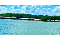 Cozy Tiny Home Cabin Near Lake Greeson & Kirby Landing – Pet-Friendly!