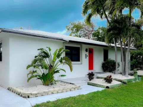 Serenity at Coco Plum's Hidden Waterfront Hideaway, Marathon