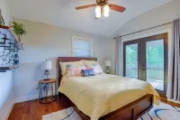 MerryN' Monroe Lake House with View of Dale Hollow Lake minutes to Sunset Marina