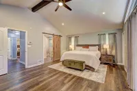 Home away from home minutes from downtown Fayetteville and Pinewood Studios.