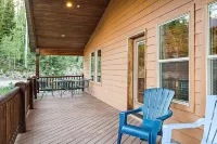 Cheerful 4-bed 4 bath Cabin with Jacuzzi